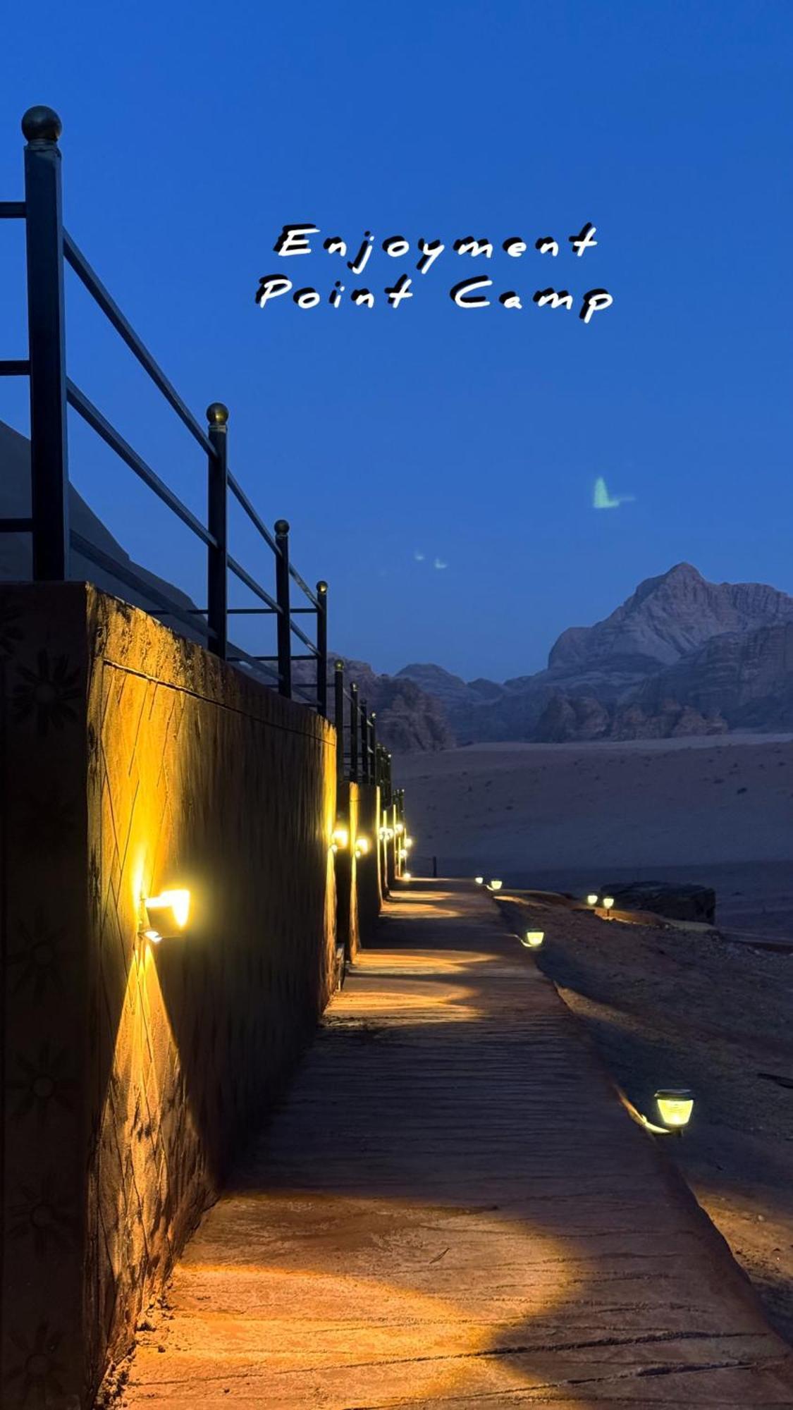 Luxury Enjoyment Point Bubbles Camp Bed and Breakfast Wadi Rum Buitenkant foto