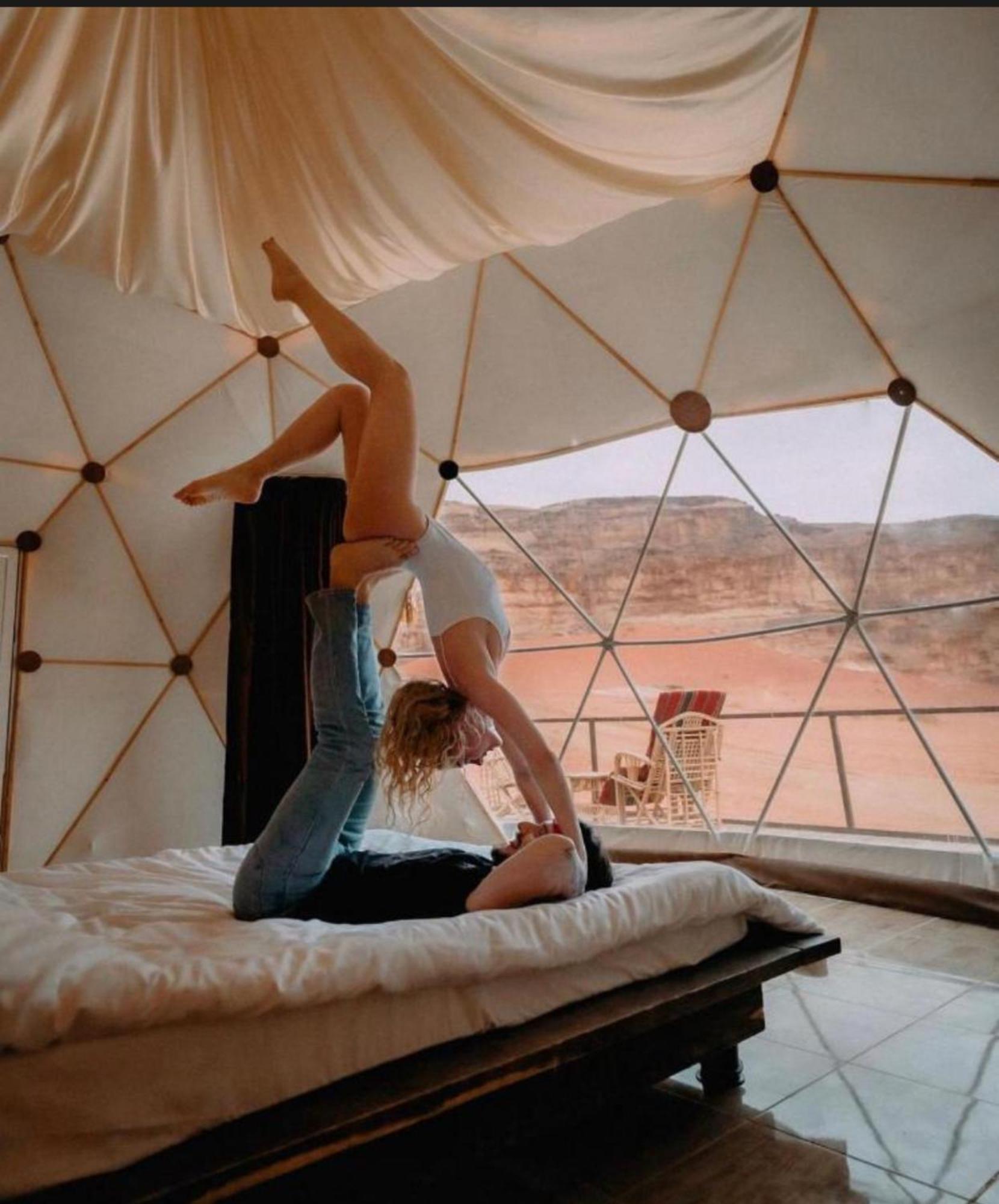 Luxury Enjoyment Point Bubbles Camp Bed and Breakfast Wadi Rum Buitenkant foto